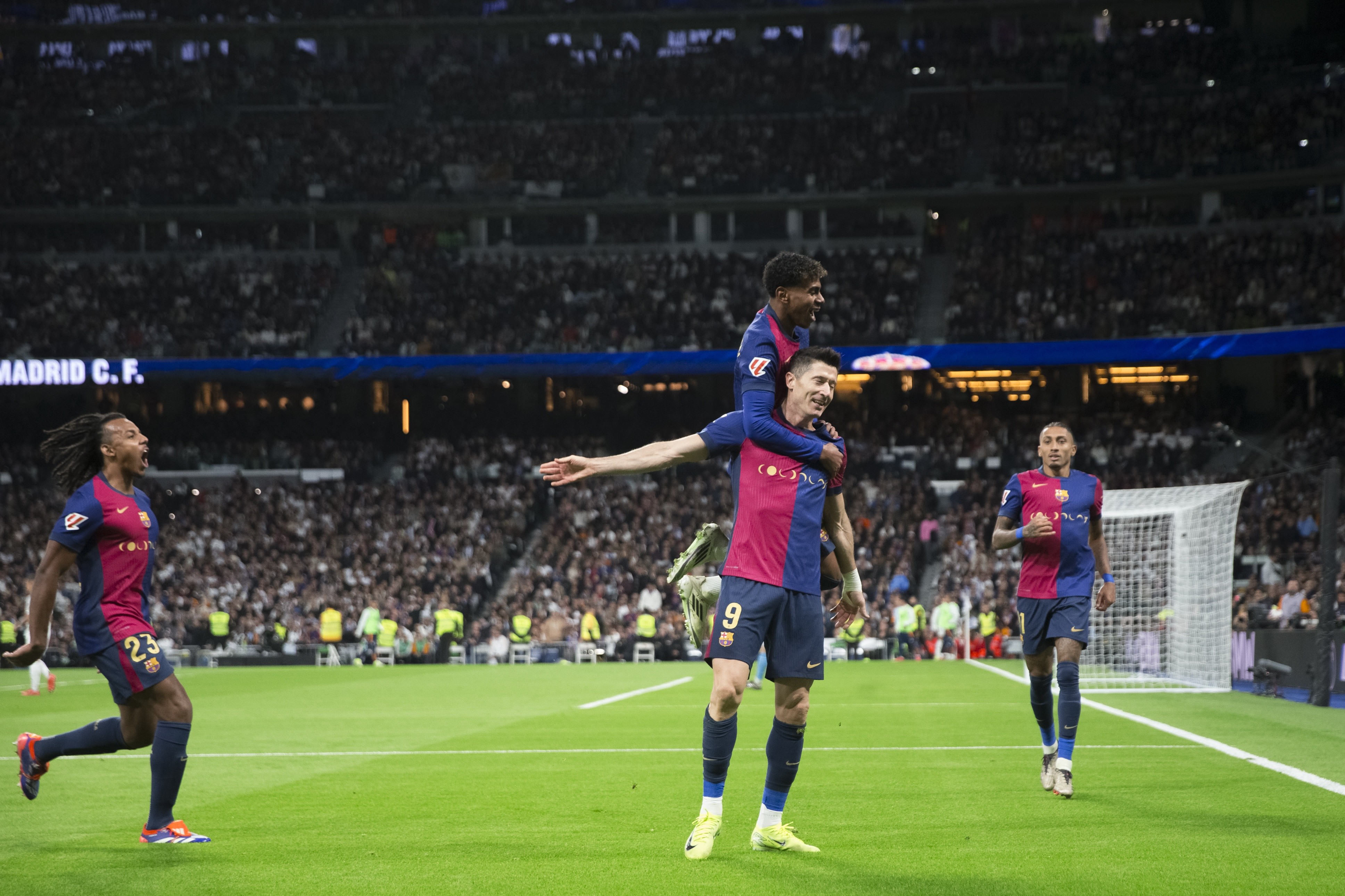 莱万多夫斯基重返赛场，爆冷首场状态出色，IG观众沸腾！比赛高潮迭起的简单介绍-开云入口